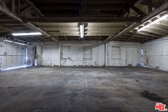 110 E 62nd Street, Los Angeles, CA 90003