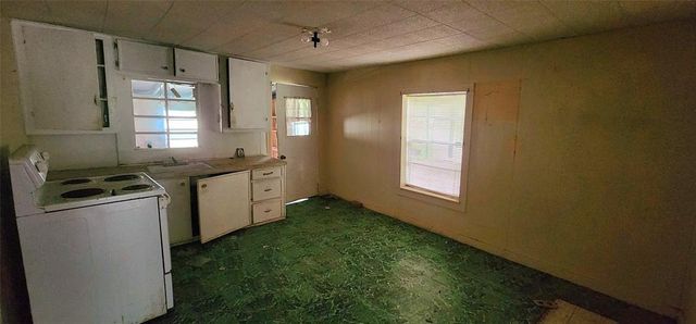 262 Highway 95 S A, Smithville, TX 78957