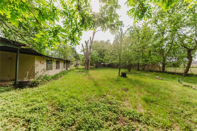 262 Highway 95 S A, Smithville, TX 78957