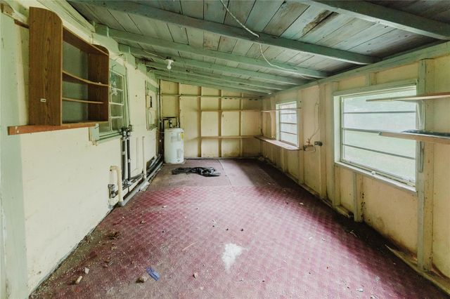 262 Highway 95 S A, Smithville, TX 78957