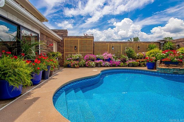 418 Suncrest Street, Bryant, AR 72011