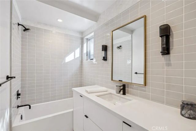 503 L Street, Newport Beach, CA 92661