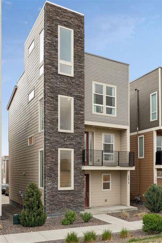 15613 E Broncos Place, Englewood, CO 80112