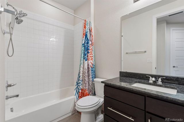 15613 E Broncos Place, Englewood, CO 80112