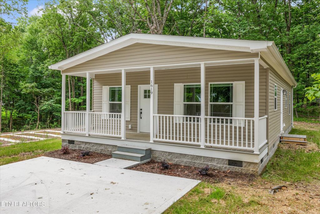 1619 Scenic Drive, Athens, TN 37303