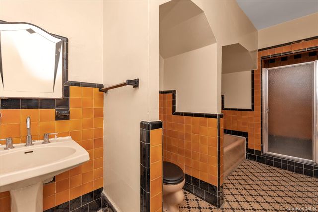 141 05 59th Avenue, Flushing, NY 11355