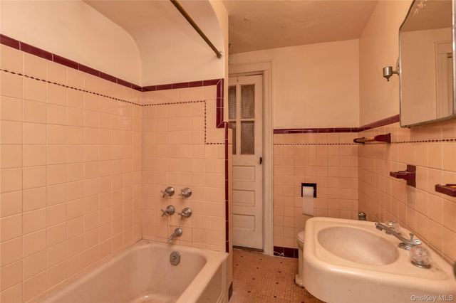 141 05 59th Avenue, Flushing, NY 11355