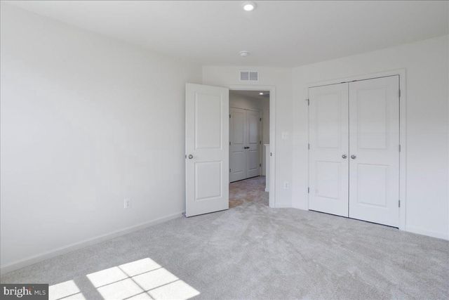 64 STAFFORD PL, Falling Waters, WV 25419