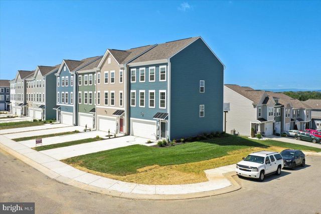 64 STAFFORD PL, Falling Waters, WV 25419