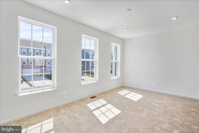 64 STAFFORD PL, Falling Waters, WV 25419