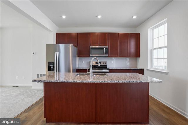 64 STAFFORD PL, Falling Waters, WV 25419