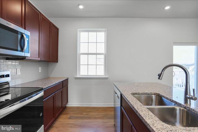 64 STAFFORD PL, Falling Waters, WV 25419