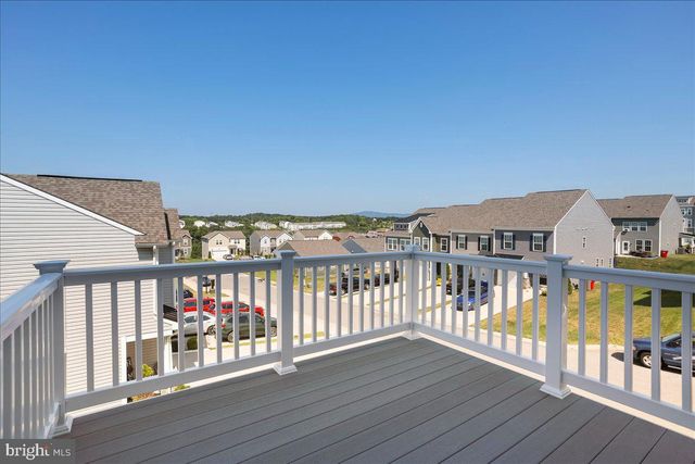 64 STAFFORD PL, Falling Waters, WV 25419