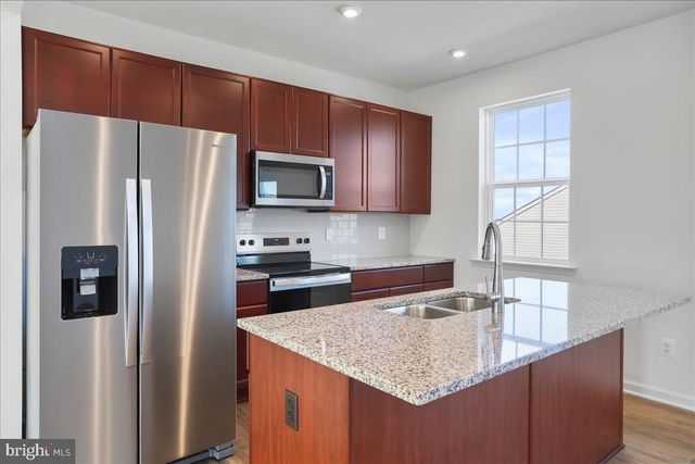 64 STAFFORD PL, Falling Waters, WV 25419