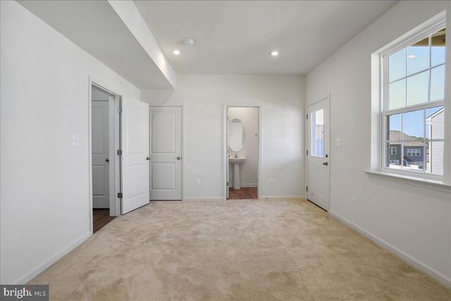 64 STAFFORD PL, Falling Waters, WV 25419