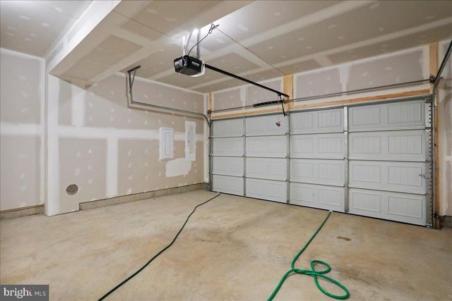 64 STAFFORD PL, Falling Waters, WV 25419