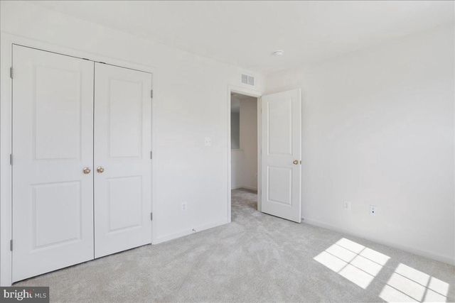 64 STAFFORD PL, Falling Waters, WV 25419