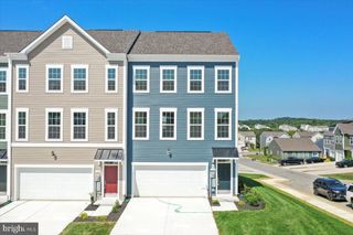 64 STAFFORD PL, Falling Waters, WV 25419