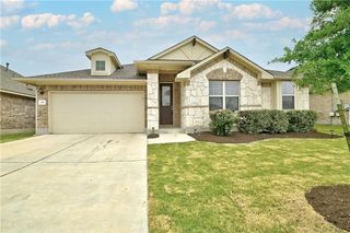 116 W Highfield ST, Hutto, TX 78634