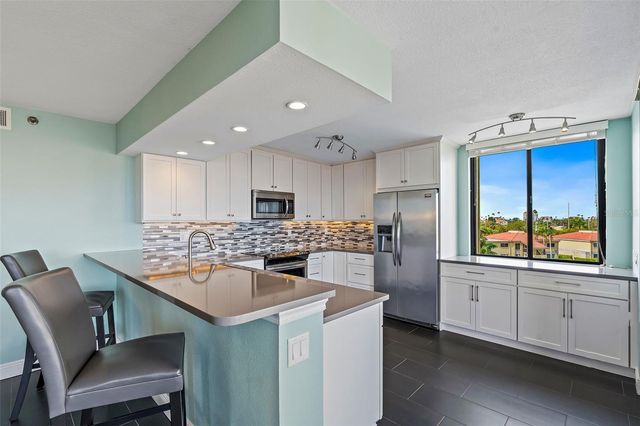 6372 PALMA DEL MAR BOULEVARD S 406, St Petersburg, FL 33715