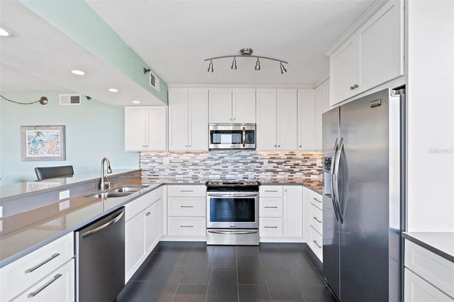 6372 PALMA DEL MAR BOULEVARD S 406, St Petersburg, FL 33715