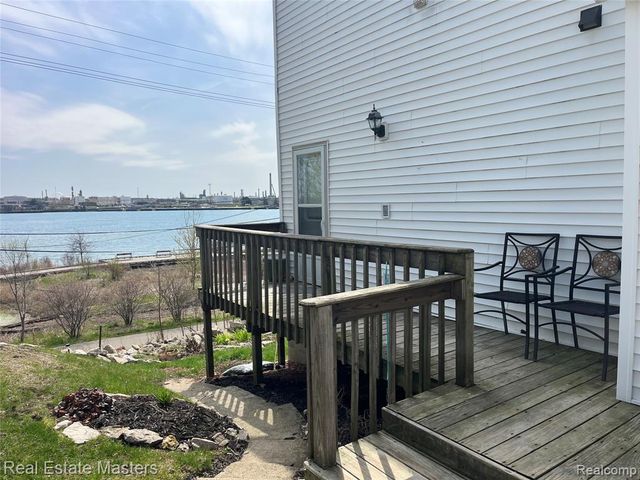 2108 Military Street, Port Huron, MI 48060