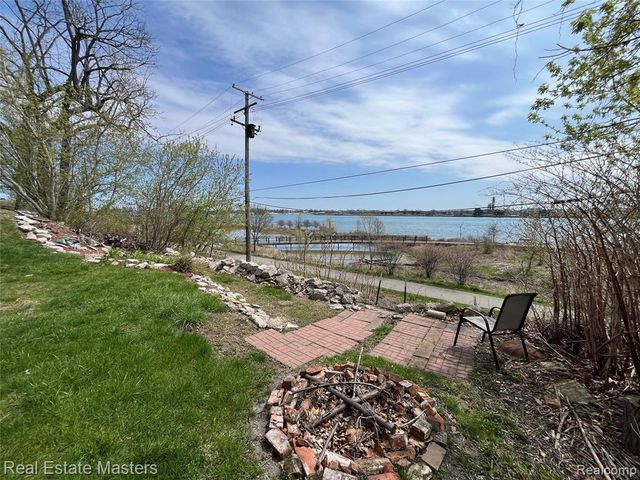 2108 Military Street, Port Huron, MI 48060