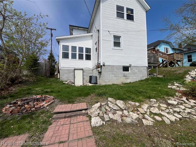 2108 Military Street, Port Huron, MI 48060
