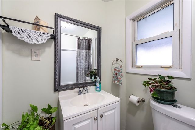 588 Jackson Street, Amherst, OH 44001