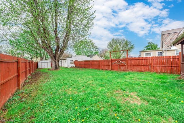 588 Jackson Street, Amherst, OH 44001