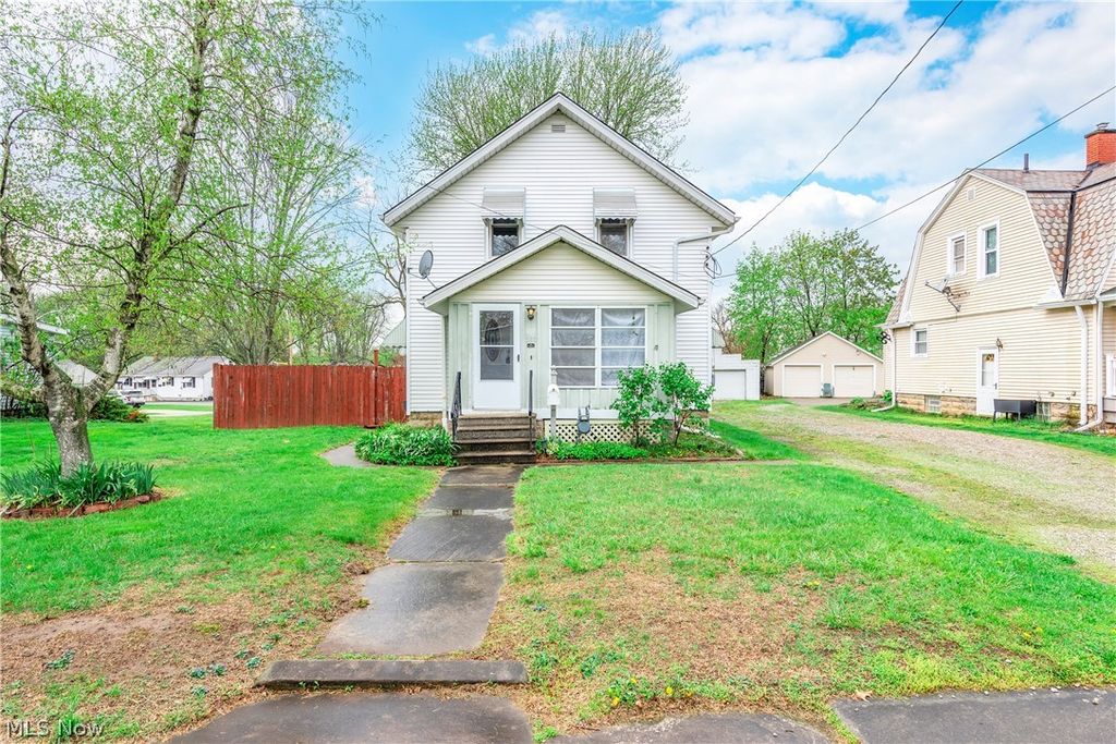 588 Jackson Street, Amherst, OH 44001