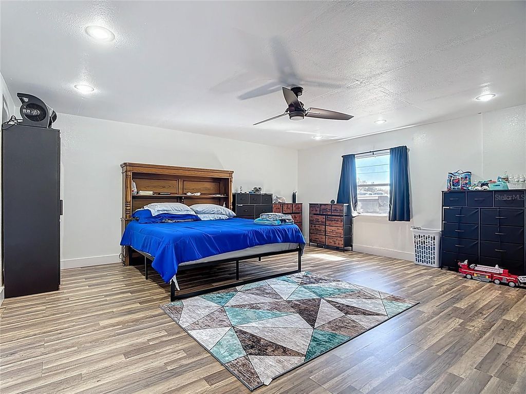 Image 12 of property listing at 823 MISSOURI AVENUE, St Cloud, FL 34769