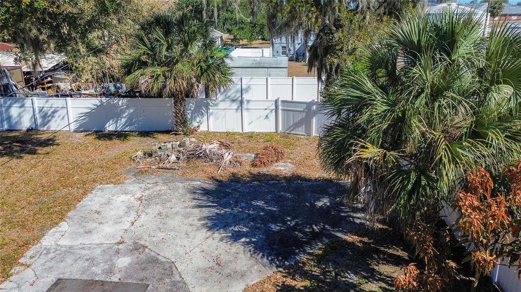 Image 32 of property listing at 823 MISSOURI AVENUE, St Cloud, FL 34769