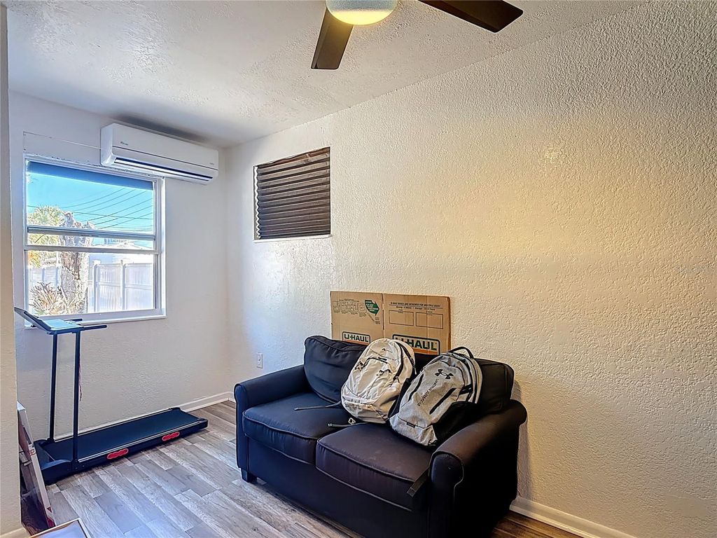 Image 10 of property listing at 823 MISSOURI AVENUE, St Cloud, FL 34769