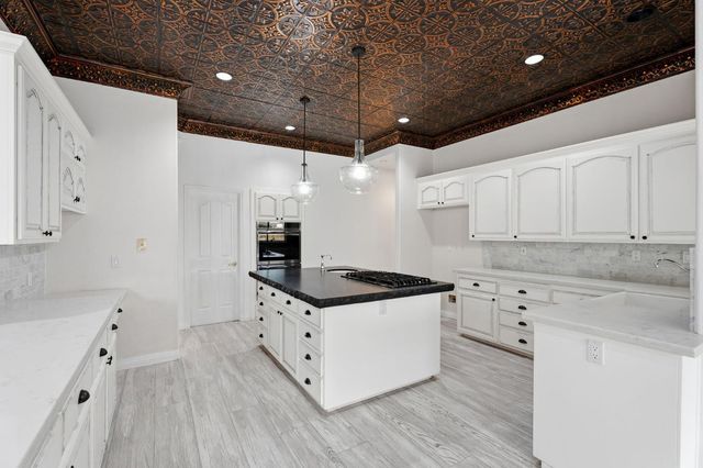 602 Fallbrook Ave, Clovis, CA 93611