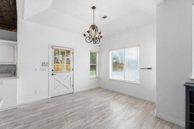 602 Fallbrook Ave, Clovis, CA 93611