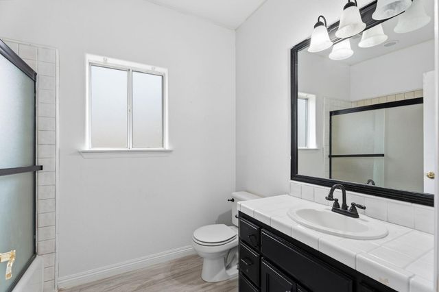 602 Fallbrook Ave, Clovis, CA 93611