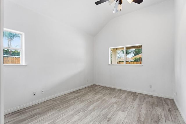 602 Fallbrook Ave, Clovis, CA 93611