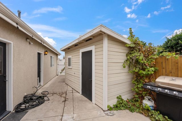 602 Fallbrook Ave, Clovis, CA 93611