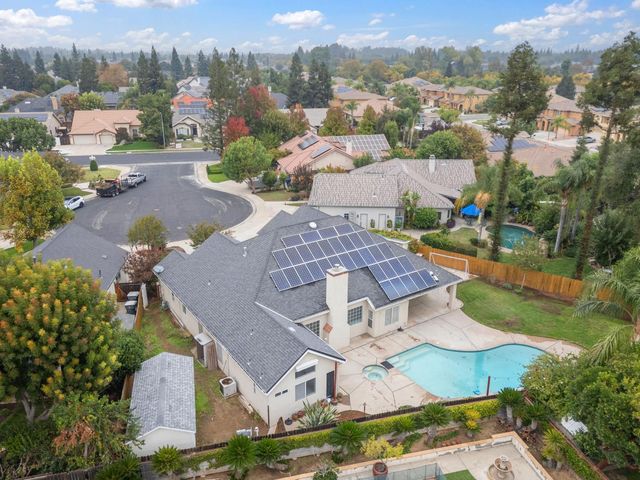 602 Fallbrook Ave, Clovis, CA 93611