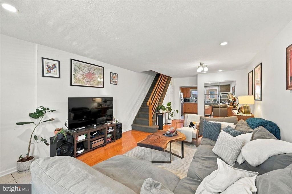 1931 S ISEMINGER ST, PHILADELPHIA, PA 19148 — photo 3