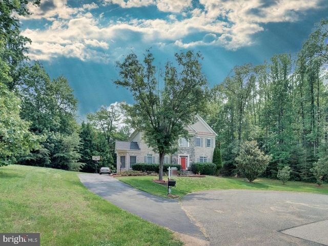 9205 FOREST GREENS DR, Lorton, VA 22079