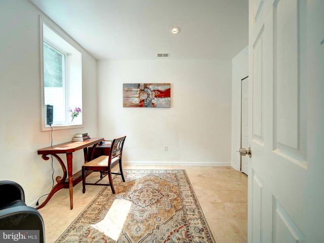 9205 FOREST GREENS DR, Lorton, VA 22079