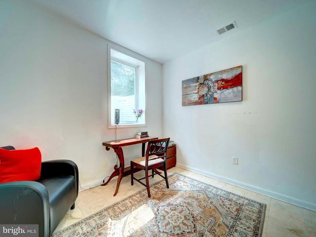 9205 FOREST GREENS DR, Lorton, VA 22079