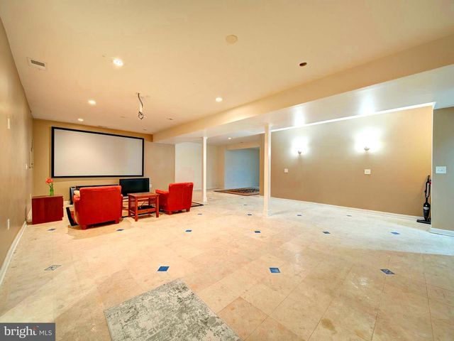 9205 FOREST GREENS DR, Lorton, VA 22079