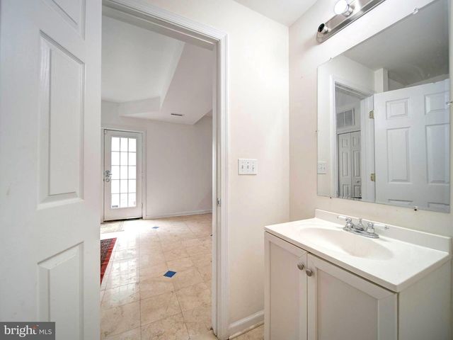 9205 FOREST GREENS DR, Lorton, VA 22079