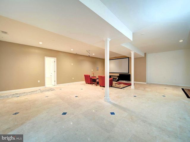 9205 FOREST GREENS DR, Lorton, VA 22079