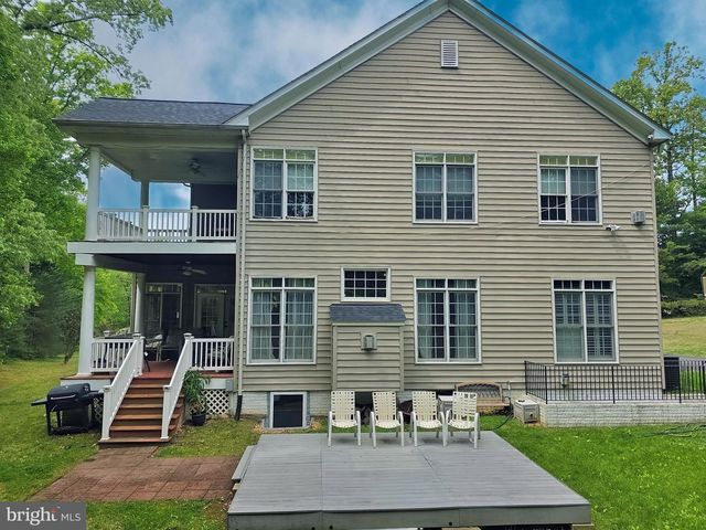 9205 FOREST GREENS DR, Lorton, VA 22079