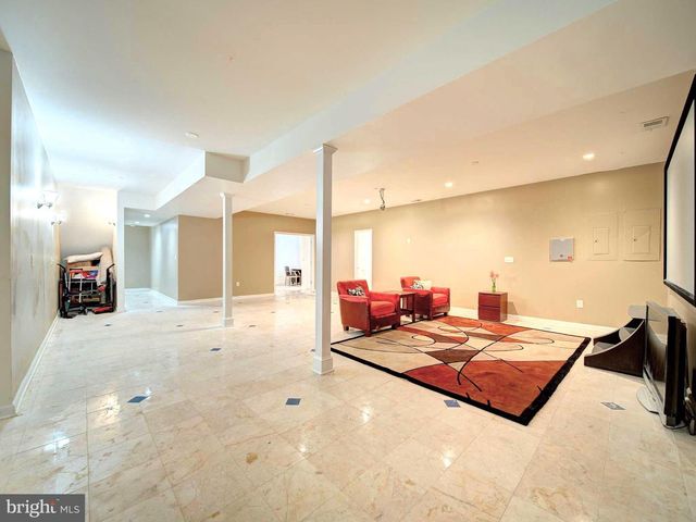 9205 FOREST GREENS DR, Lorton, VA 22079