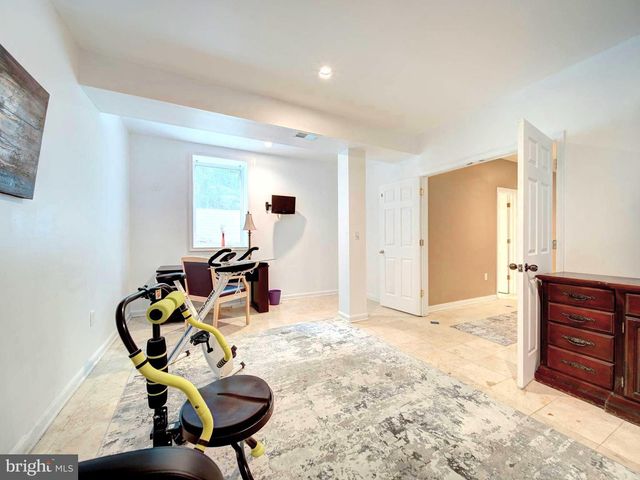 9205 FOREST GREENS DR, Lorton, VA 22079